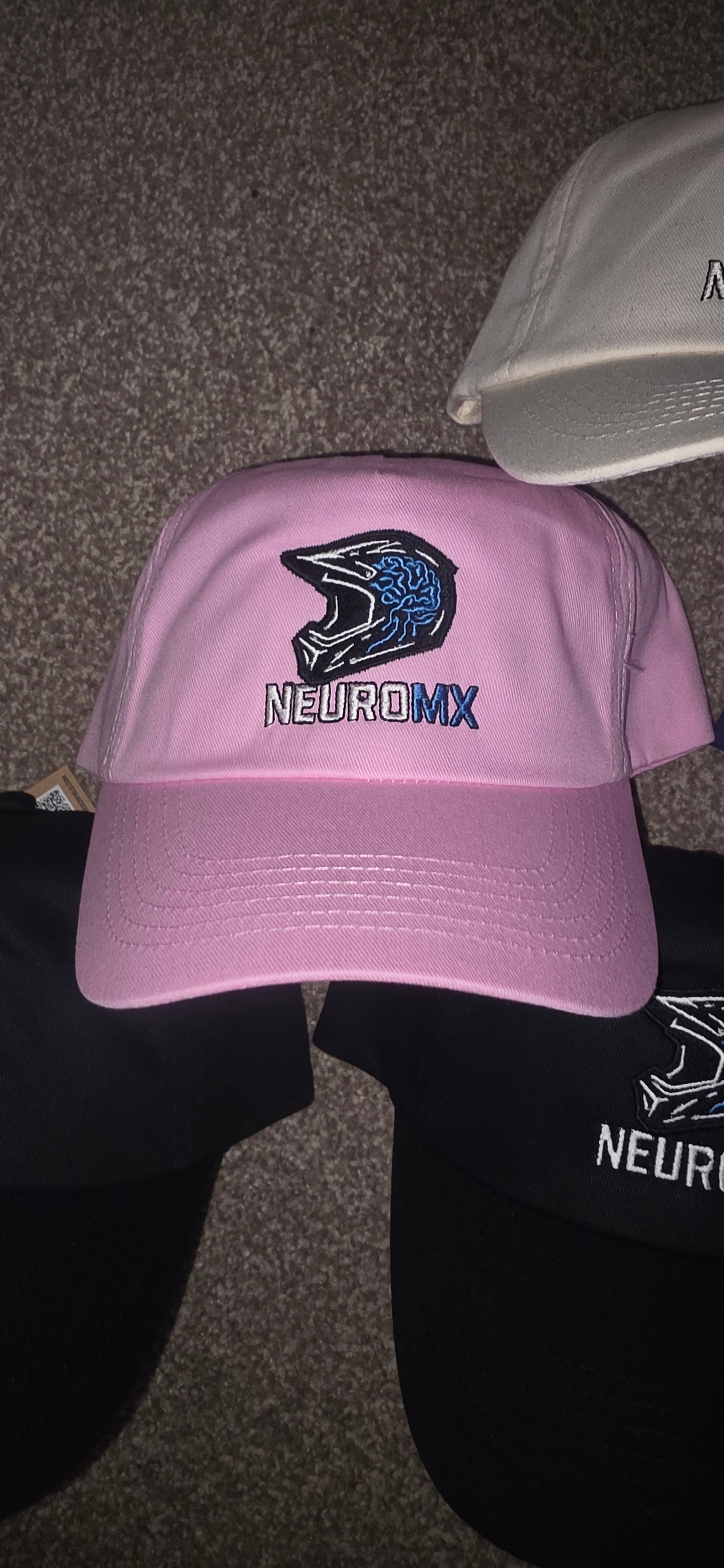 Caps